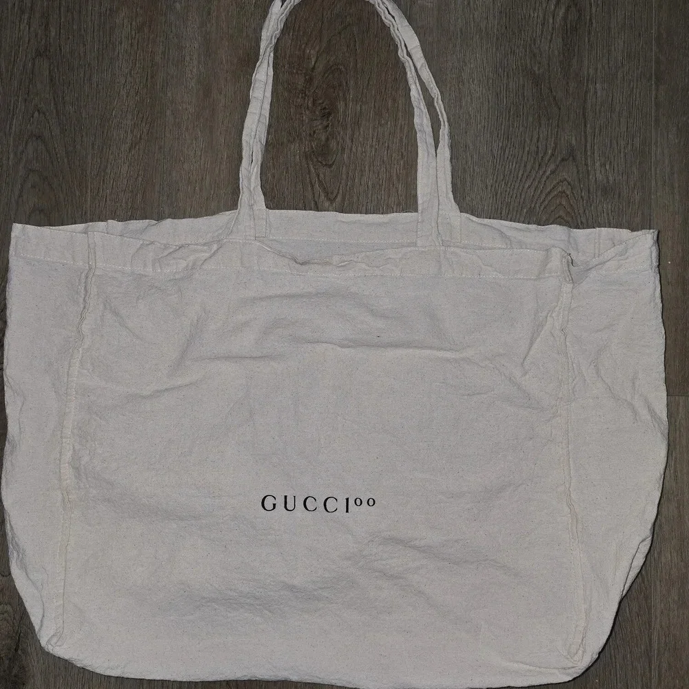 GUCCI Canvas Tote Bag in Natural Cream